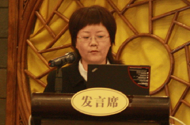 鄭愛(ài)軍女士做2010年省級(jí)農(nóng)業(yè)行政主管部門(mén)網(wǎng)站績(jī)效評(píng)估結(jié)果匯報(bào)