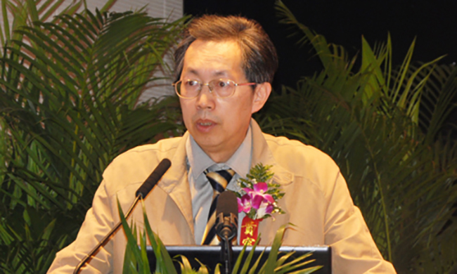 中國社會科學(xué)院信息化研究中心秘書長姜奇平以《智慧企業(yè)三化融合：業(yè)務(wù)平臺化、員工創(chuàng)客化、用戶個性化》為主題發(fā)表了精彩演講