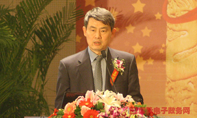 汪向東為2012中國智慧政府發(fā)展年會做總結發(fā)言