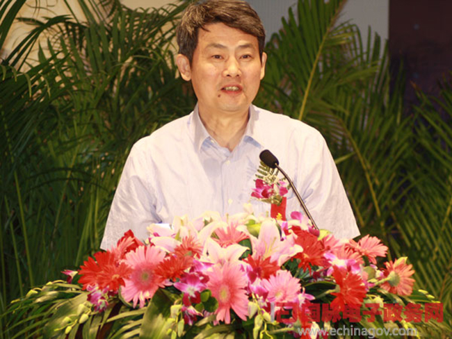 中國社會科學院信息化研究中心主任汪向東發(fā)表了《政府網站國際化六年評測情況總結與展望》的主題演講