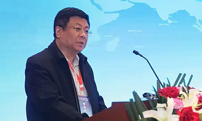 在“2017吉林省智慧政務(wù)建設(shè)與服務(wù)創(chuàng)新論壇暨‘互聯(lián)網(wǎng)+政務(wù)服務(wù)’建設(shè)研討會”上，吉林省政府辦公廳巡視員、省政府政務(wù)公開協(xié)調(diào)辦公室副主任張學(xué)華代表指導(dǎo)單位致辭