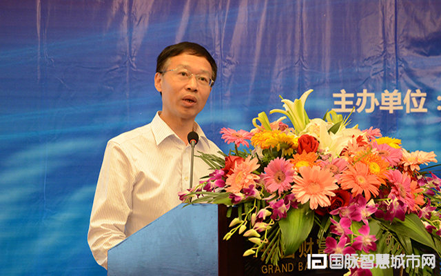 在“2015中國(guó)互聯(lián)網(wǎng)+信息社會(huì)高端論壇”上，農(nóng)業(yè)部信息中心原主任郭作玉發(fā)表主題演講。